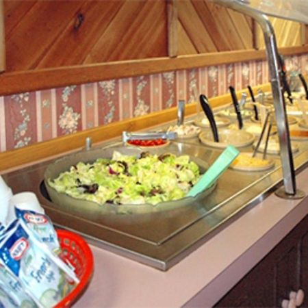 Zellar'S Village Inn Newberry Εξωτερικό φωτογραφία