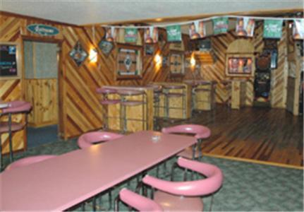 Zellar'S Village Inn Newberry Εξωτερικό φωτογραφία