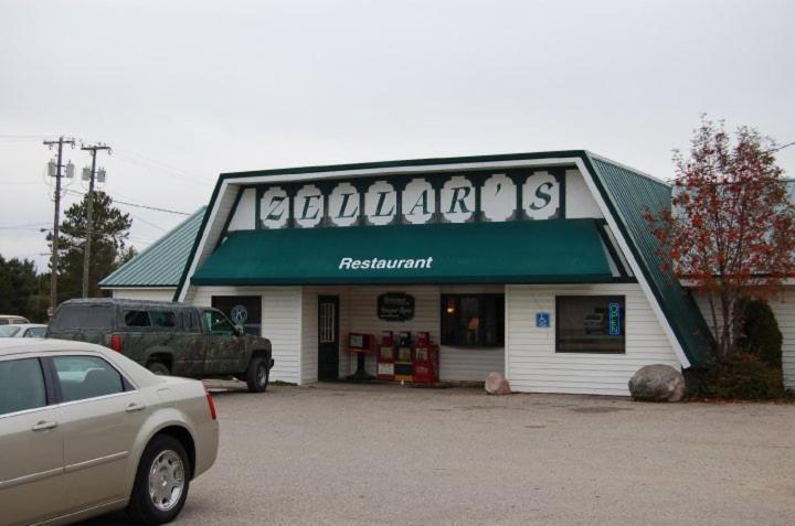 Zellar'S Village Inn Newberry Εξωτερικό φωτογραφία