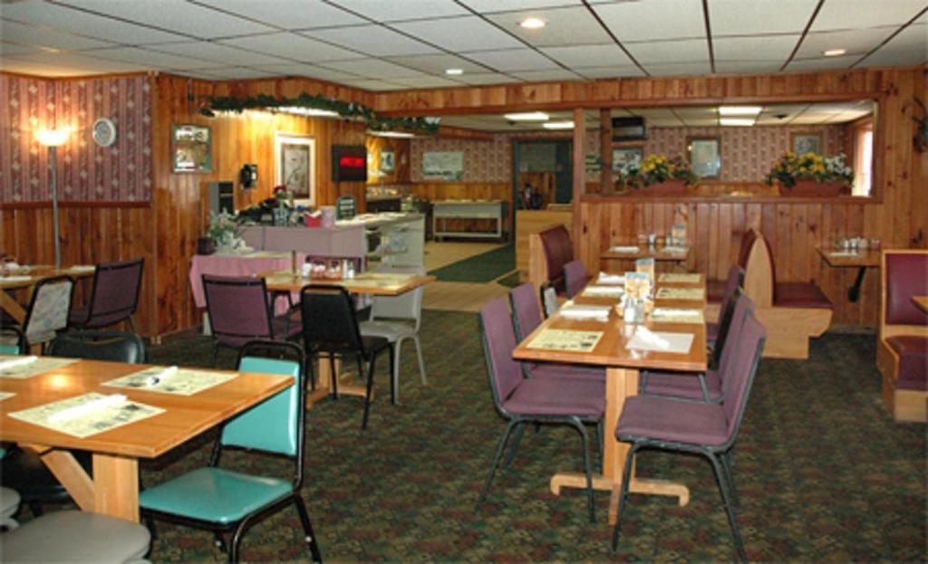 Zellar'S Village Inn Newberry Εξωτερικό φωτογραφία